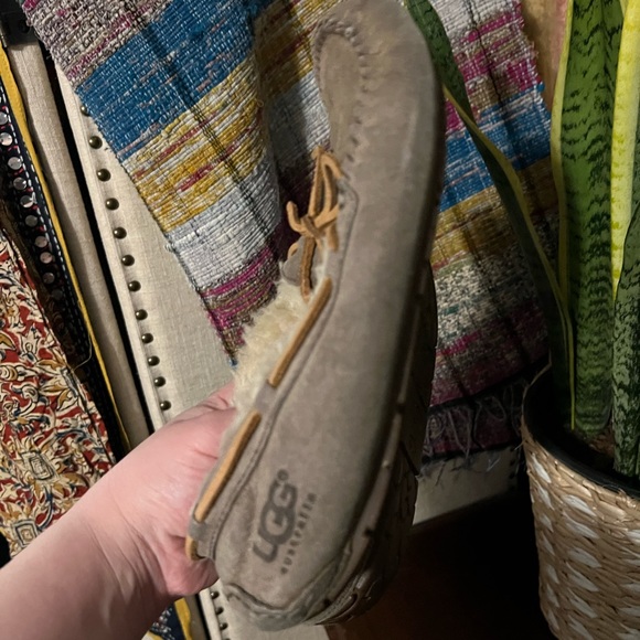 Ugg moccasins - Picture 4 of 6
